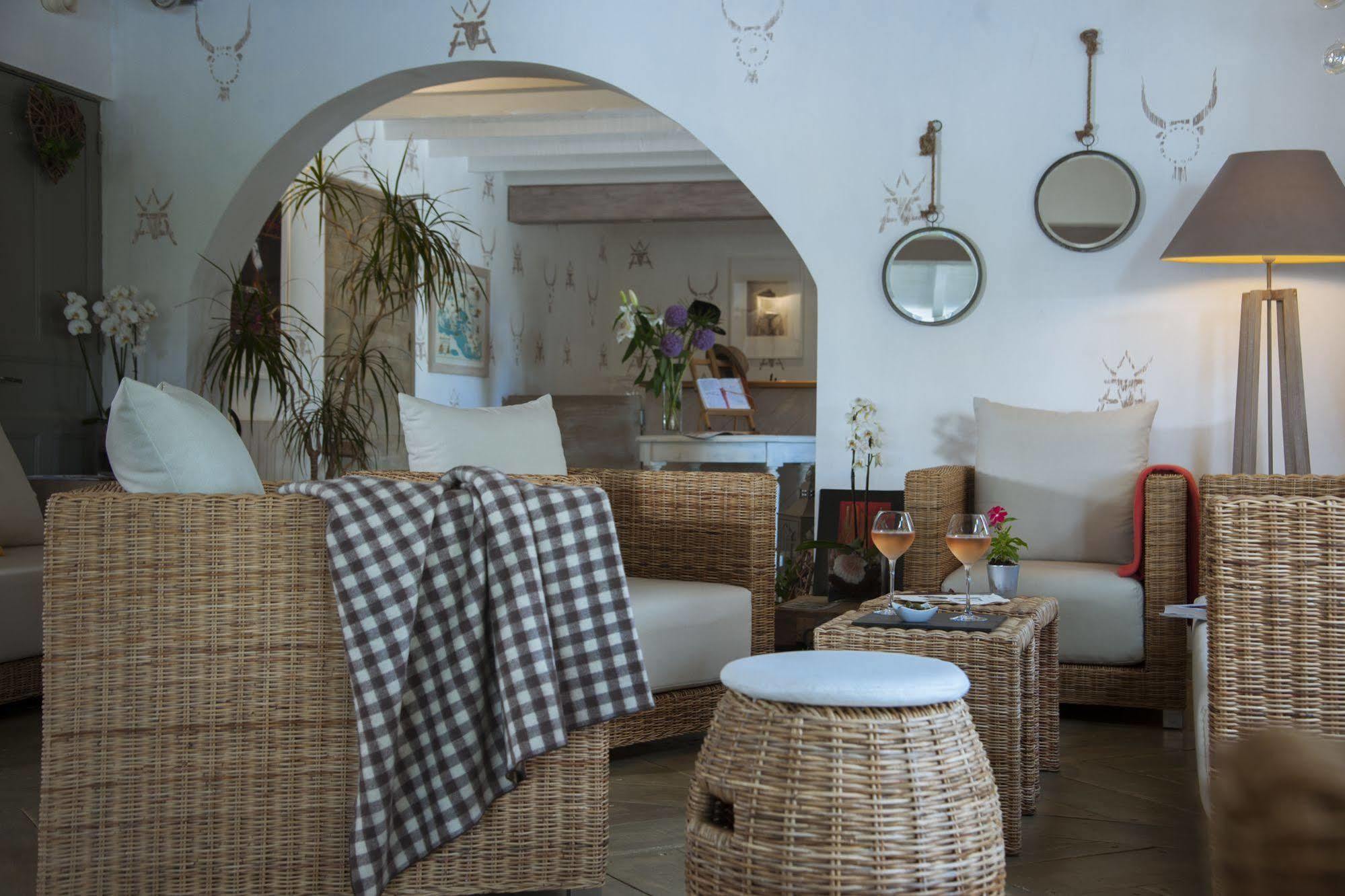 Hotel Restaurant Les Arnelles Saintes-Maries-de-la-Mer Luaran gambar
